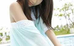 男人边吃奶边挵进去呻吟的说说